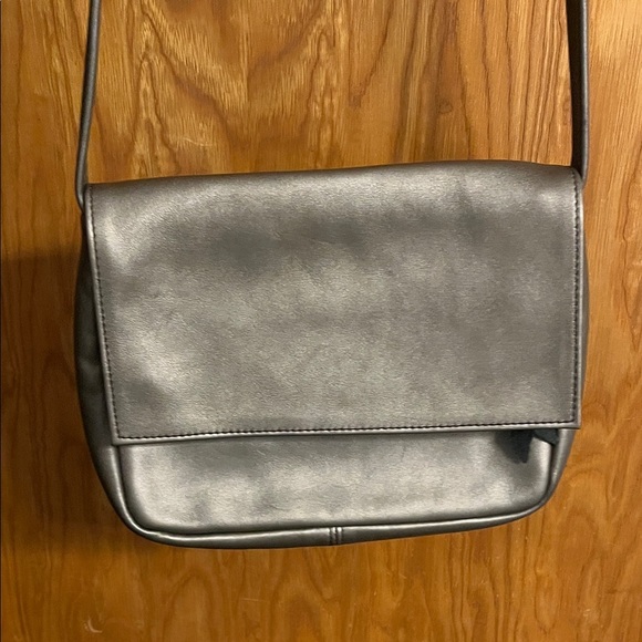 Sven Stylish Gray Crossbody Bag - Picture 2 of 9